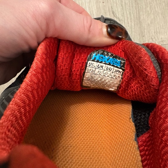 Men’s Size 12.5E Hoka One One Black Gray Red Gaviota Running Shoes - Picture 3 of 7